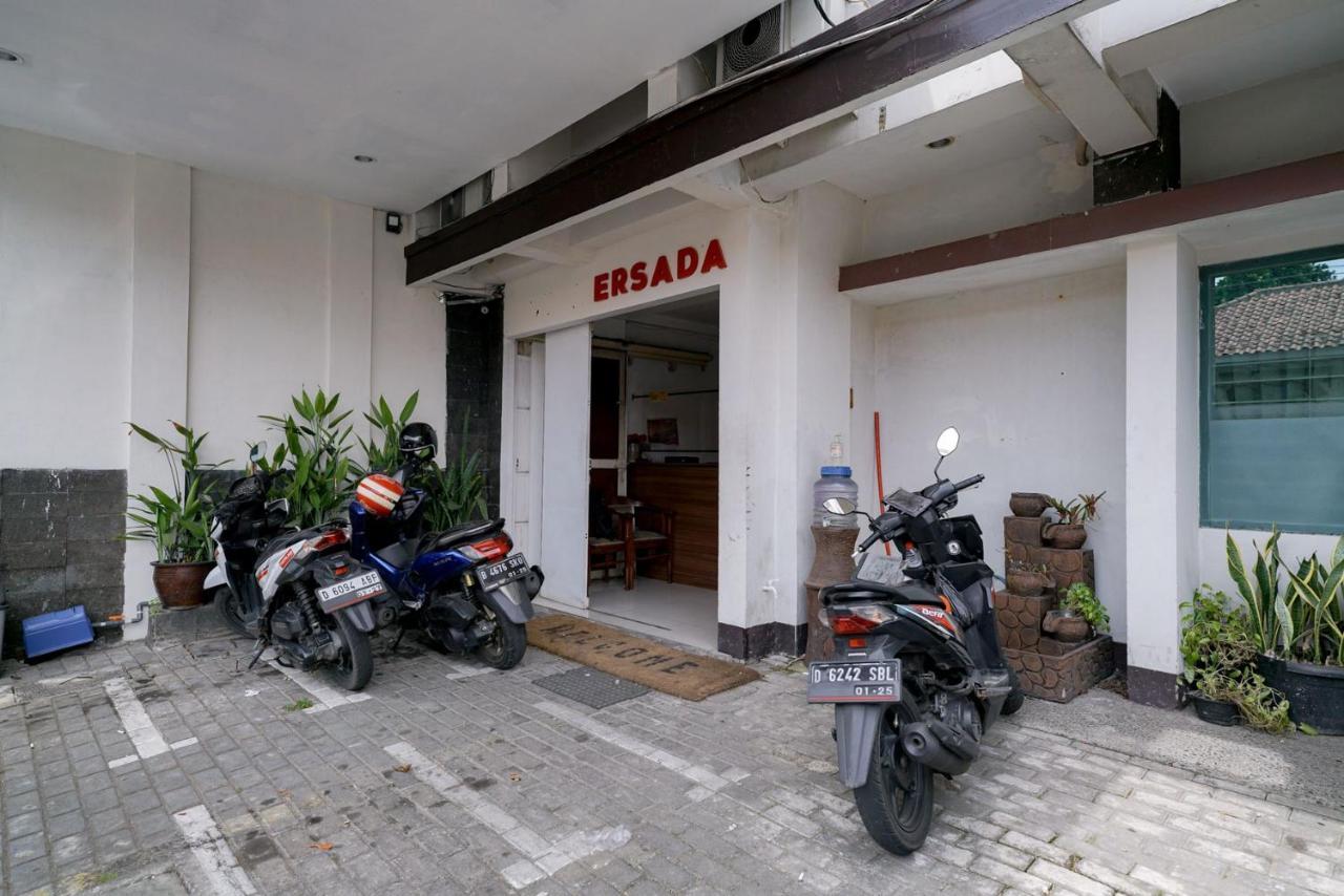 Reddoorz Near Braga Street Hotel Bandung Exterior photo