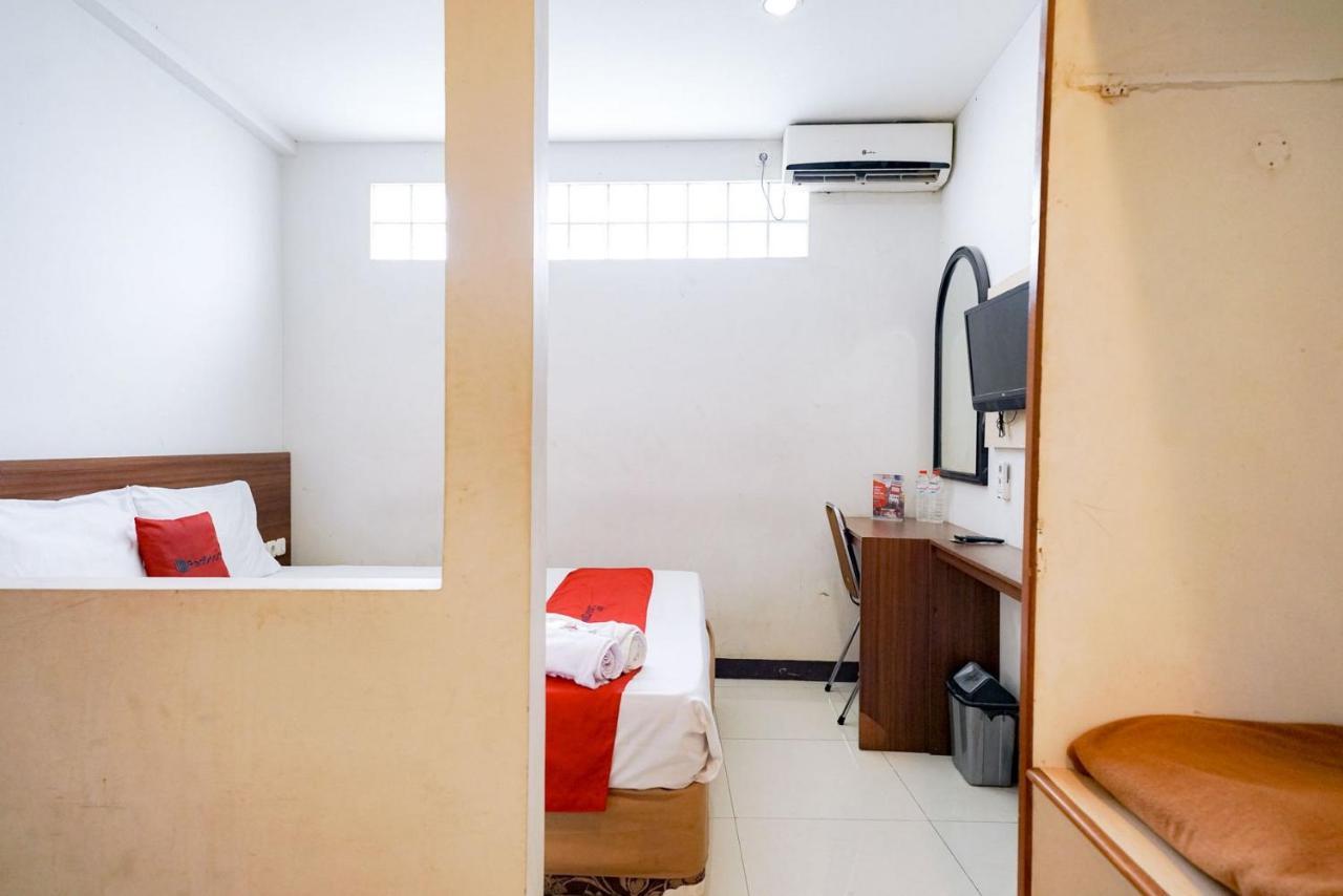 Reddoorz Near Braga Street Hotel Bandung Exterior photo