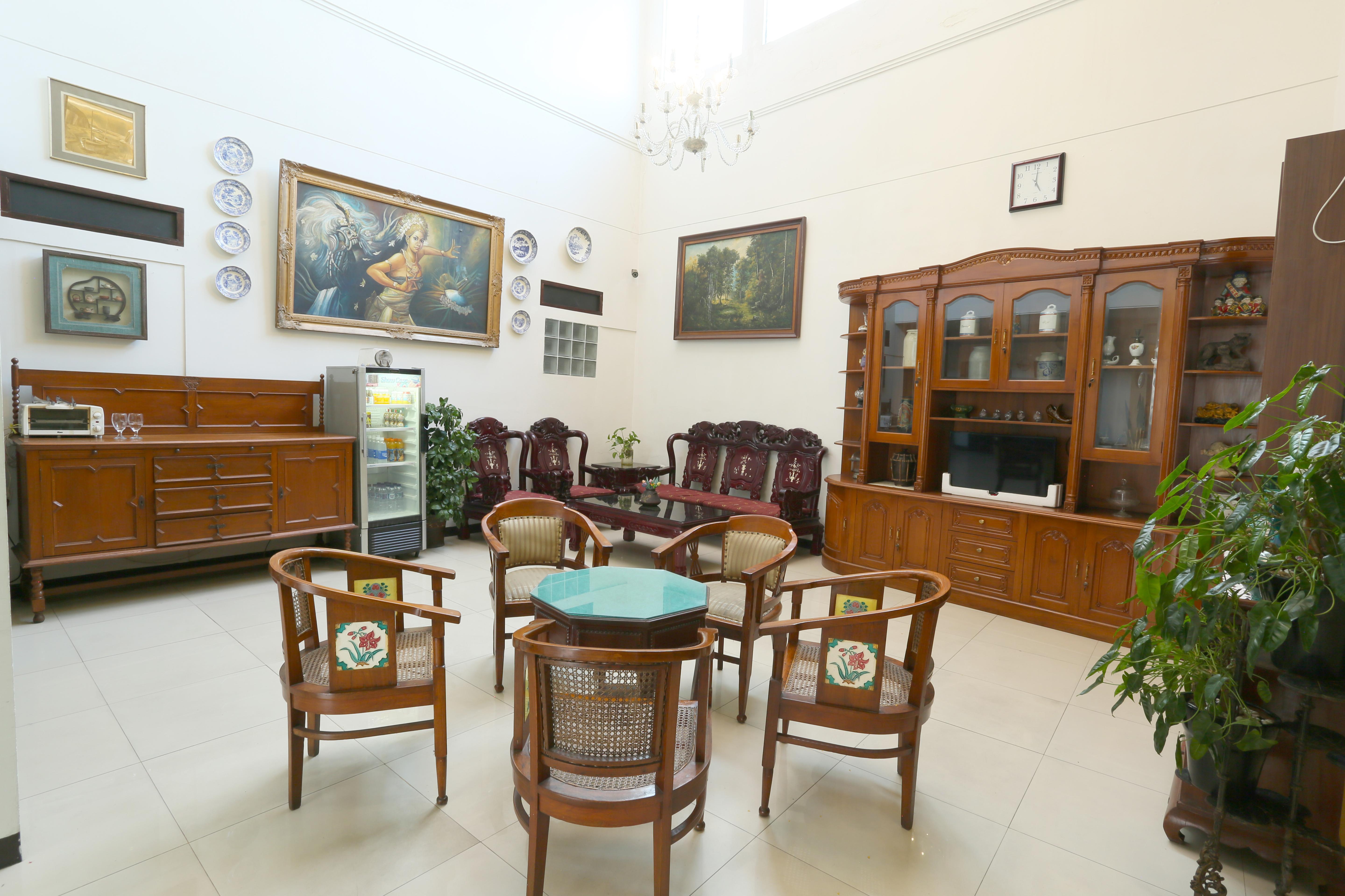 Reddoorz Near Braga Street Hotel Bandung Exterior photo